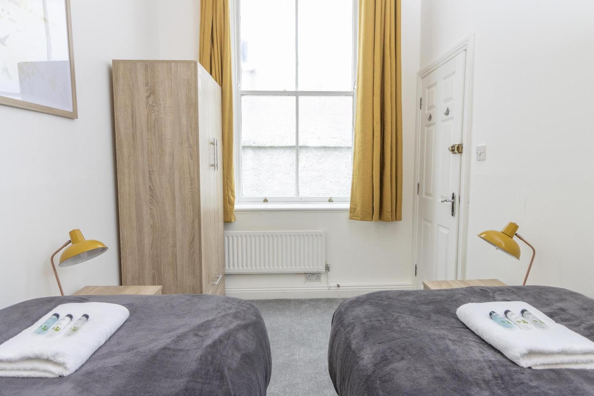 Alexandra - Large 3 Bed Perfect For Contractors, Free Parking, Fast Wifi And Great Value! Plymouth Exterior foto