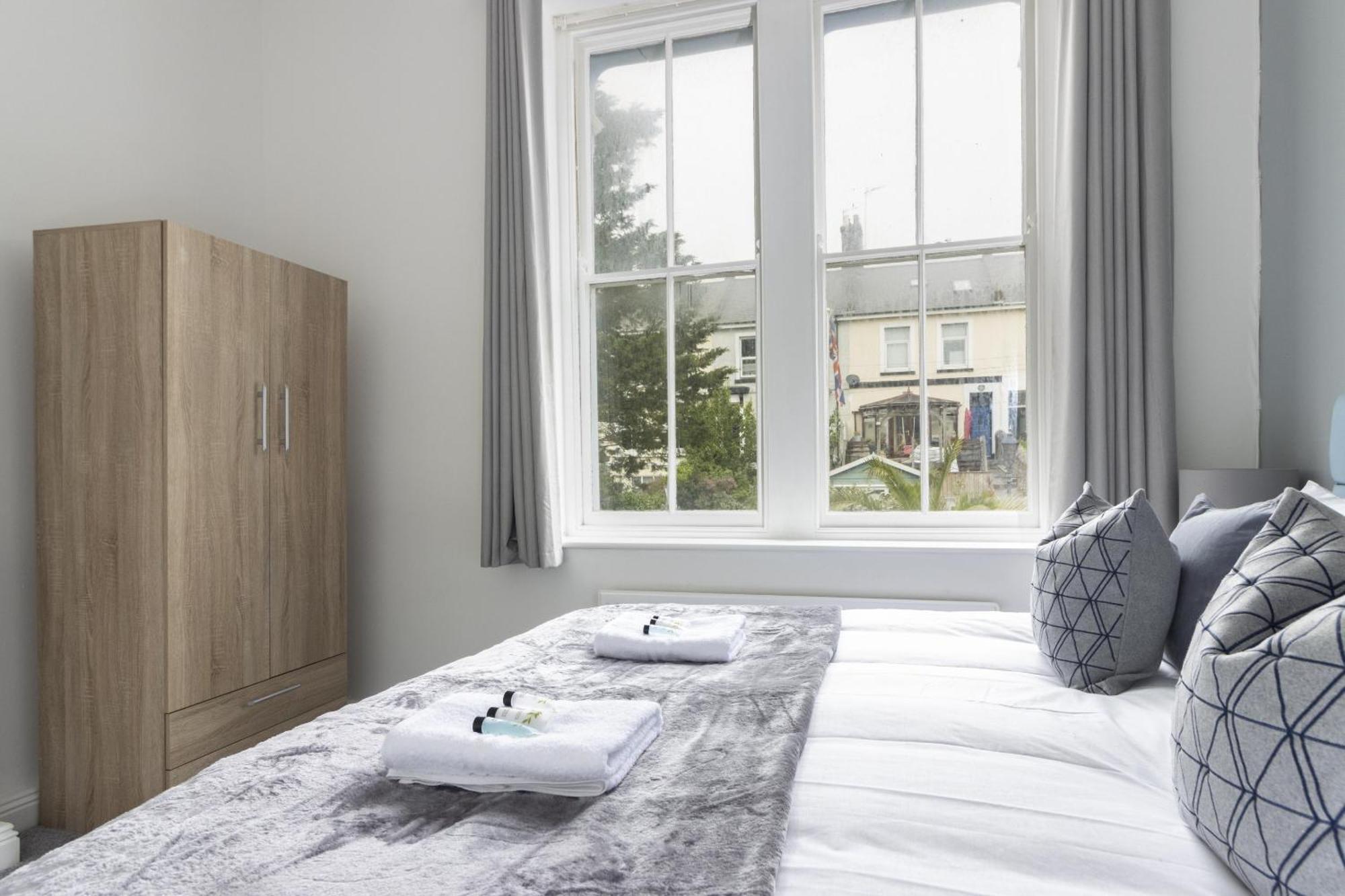 Alexandra - Large 3 Bed Perfect For Contractors, Free Parking, Fast Wifi And Great Value! Plymouth Exterior foto